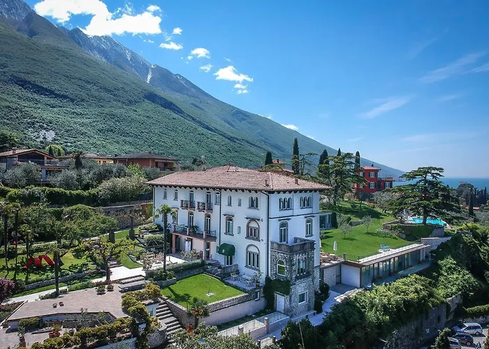 I Migliori Hotel Malcesine Garda: Dove Soggiornare per una Vacanza da Sogno sul Lago di Garda