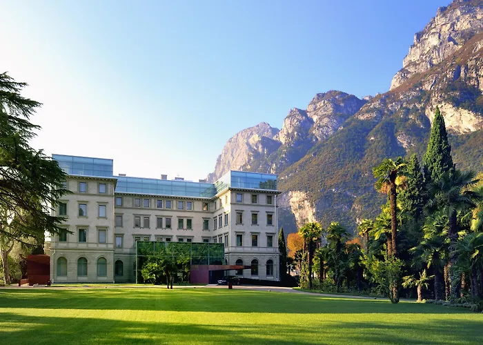 Hotel Riva del Garda con Jacuzzi in Camera: Benvenuti nel Regno del Benessere