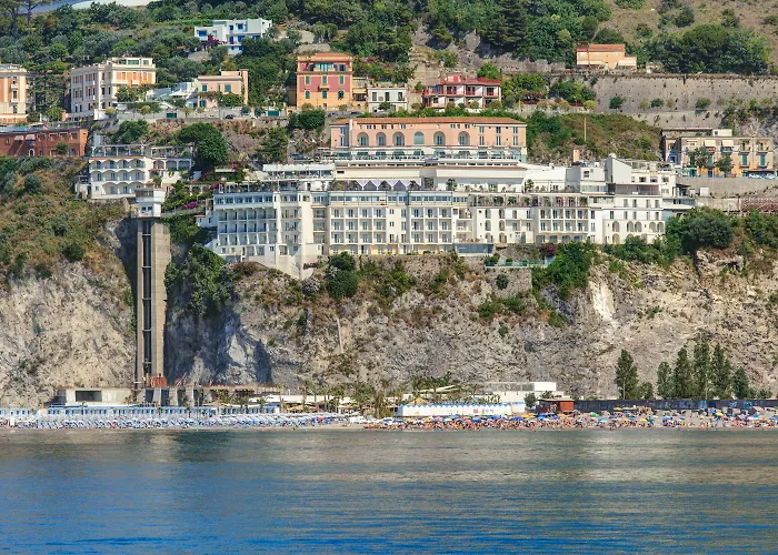Hotel a Vietri sul Mare Italia: Scopri dove alloggiare nella splendida località costiera