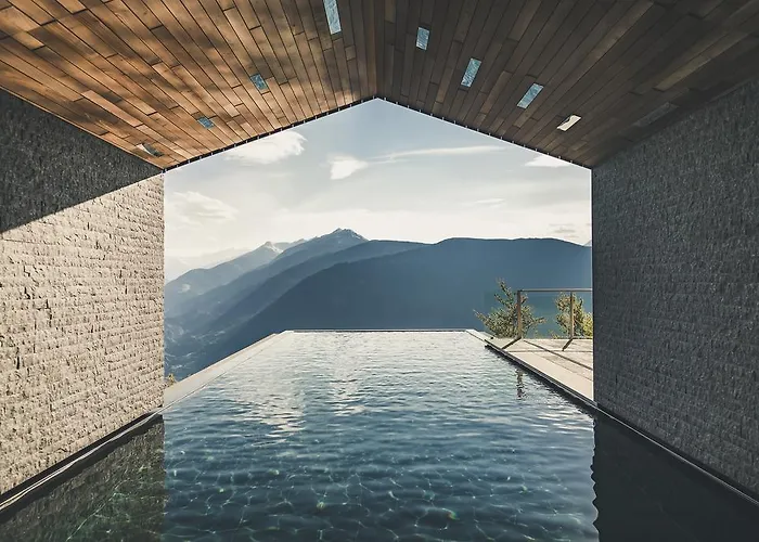 Benvenuti all'Hotel San Luis Merano: Eleganza e Relax nel Cuore del Sudtirolo