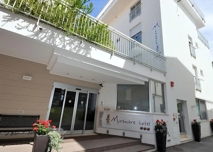 Hotel Pineto 3 stelle: scopri le migliori opzioni di alloggio a Pineto
