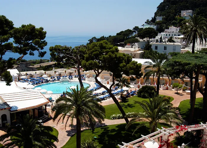 Esperienza di Puro Lusso negli Esclusivi Hotel Lusso Capri
