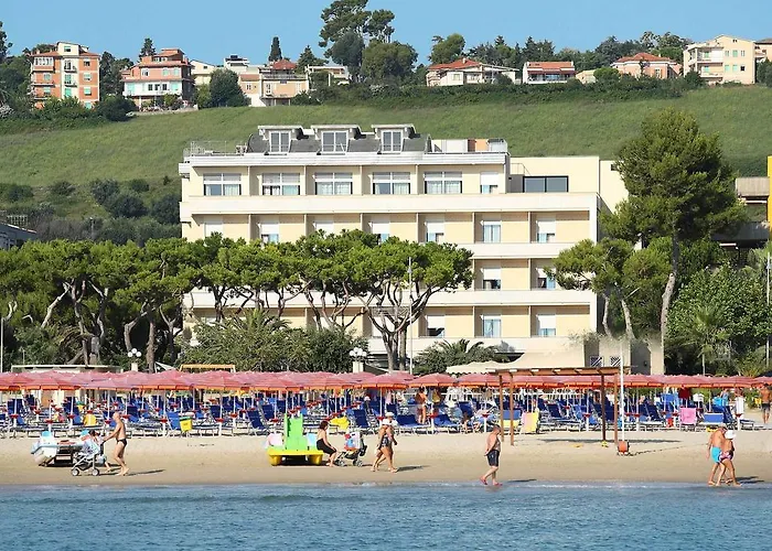 Tutte le informazioni sul listino prezzi dell'Hotel Baltic ad Alba Adriatica