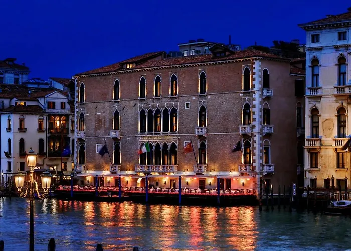 Esperienza Incantevole all'Hotel Heureka Venezia - Il Tuo Rifugio di Lusso nel Cuore della Serenissima