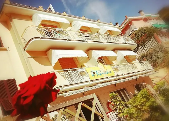 Hotel Moneglia pensione completa: Alloggi perfetti per la tua vacanza a Moneglia, Italia